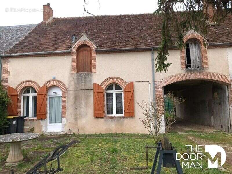 Maison à SAINTE-THORETTE