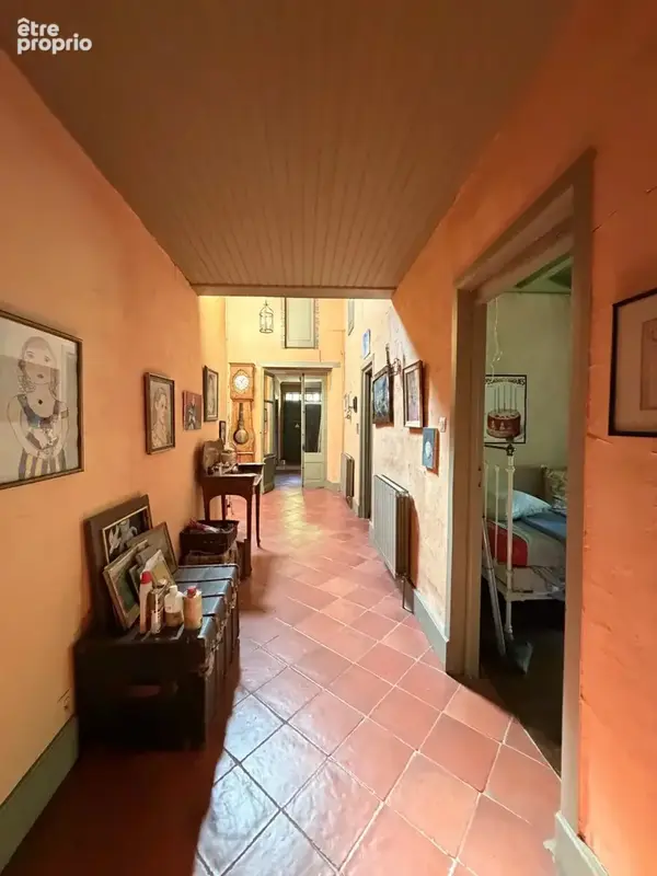 Ferme et dependances sur 5000 m² de jardin - photo 8