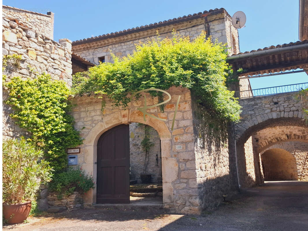 Maison à VALLON-PONT-D'ARC