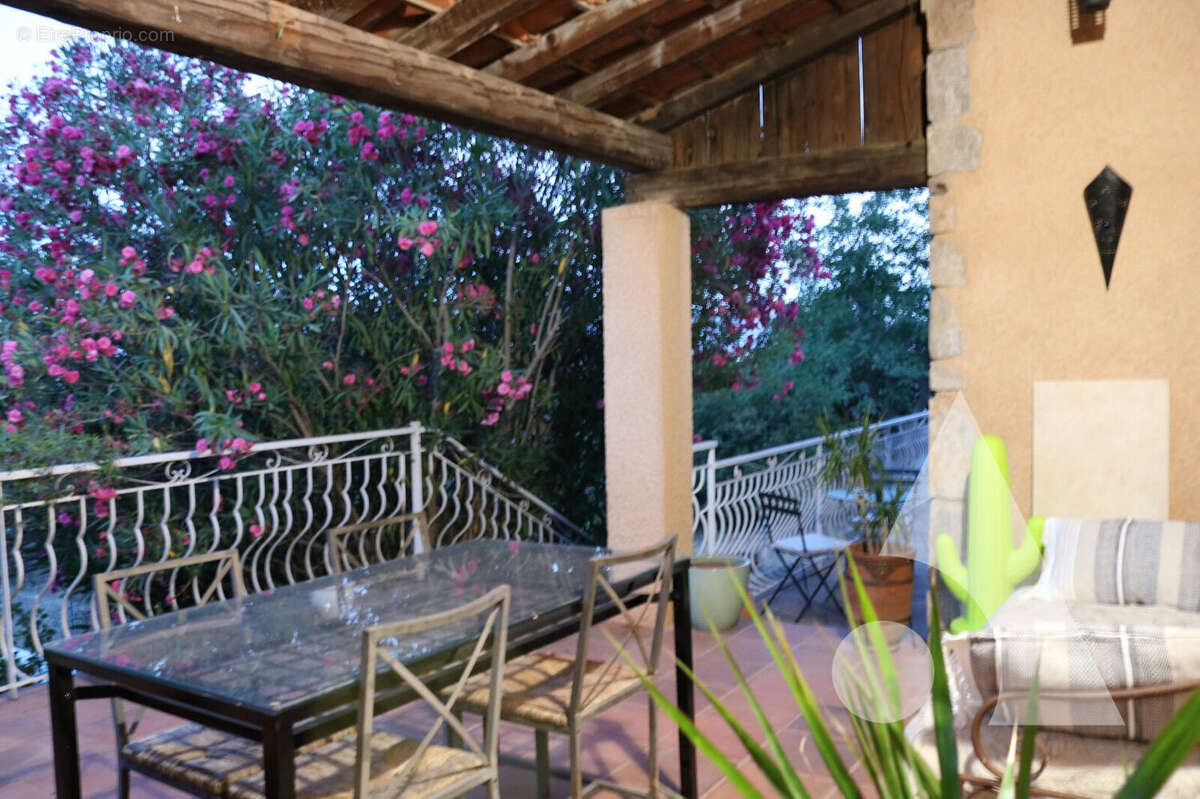 Maison à LE CANNET-DES-MAURES