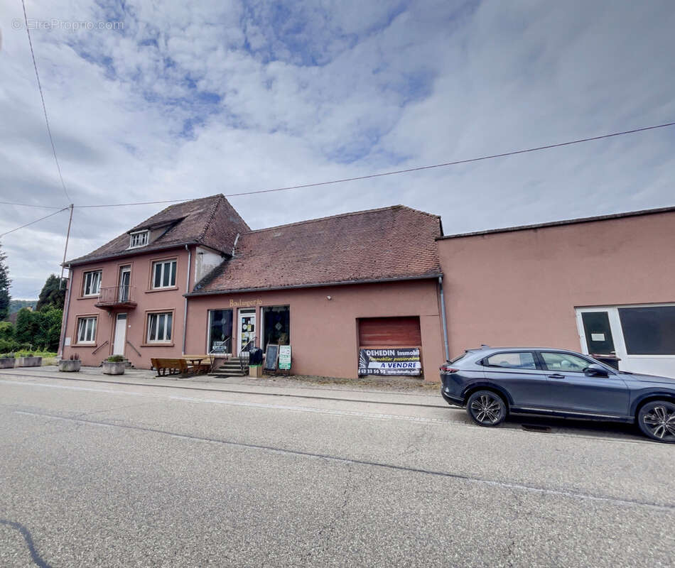 Immeuble mixte habitation/local commercial d'une superficie d'environ 515 m2 sur terrain 3445 m2 à PHILIPPSBOU - photo 17