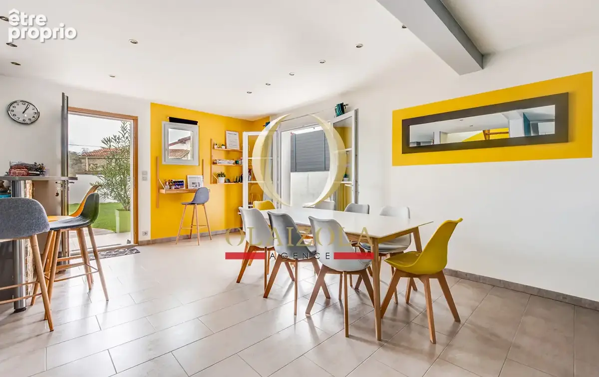 SAINT-PÉE-SUR-NIVELLE : Maison familiale récente avec jardin, garage et excellente performance énergétique - photo 5