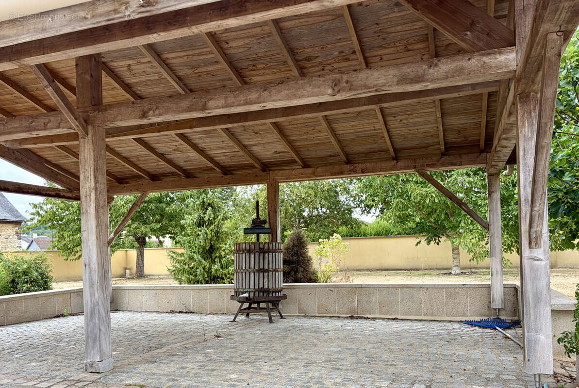NEUVILLE FERRIERES - Belle maison familiale avec vie de plain-pied, grand jardin et équipements modernes - photo 15
