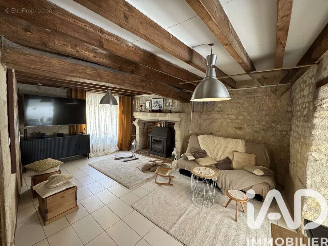 Maison 139 m² à Les Ulmes  - photo 2