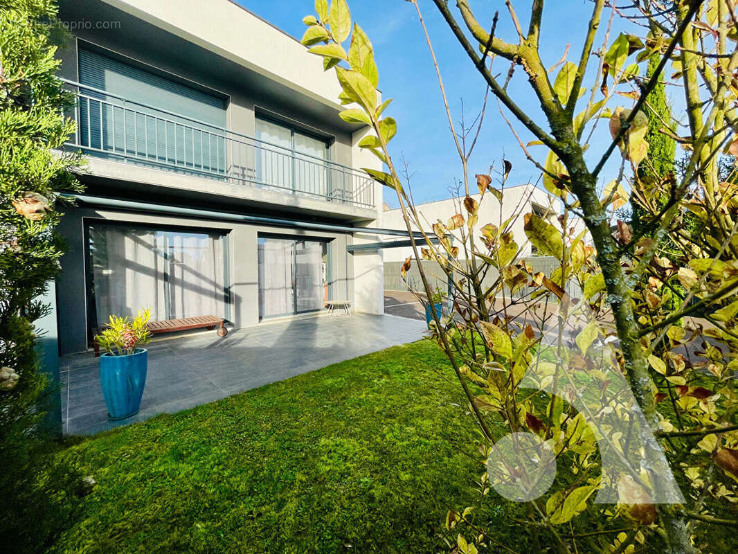 Maison à SAINTE-SAVINE