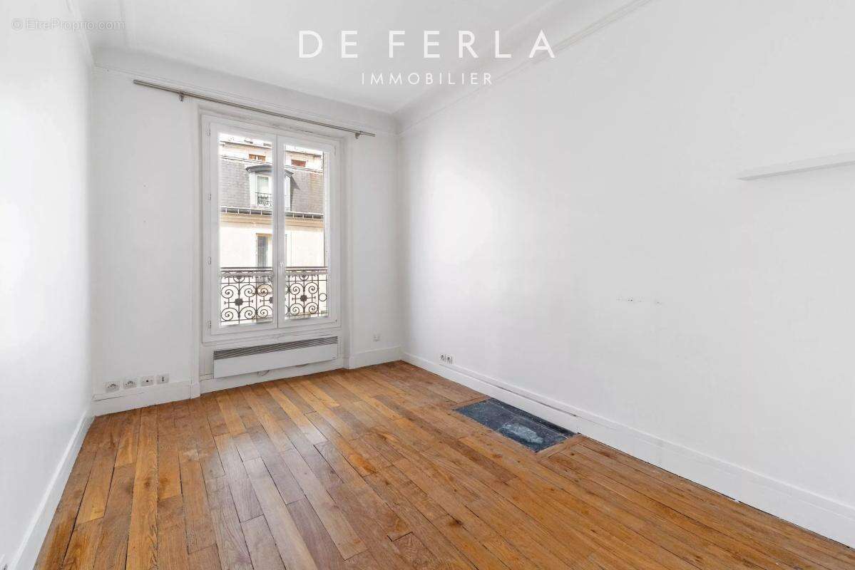 Appartement à PARIS-14E