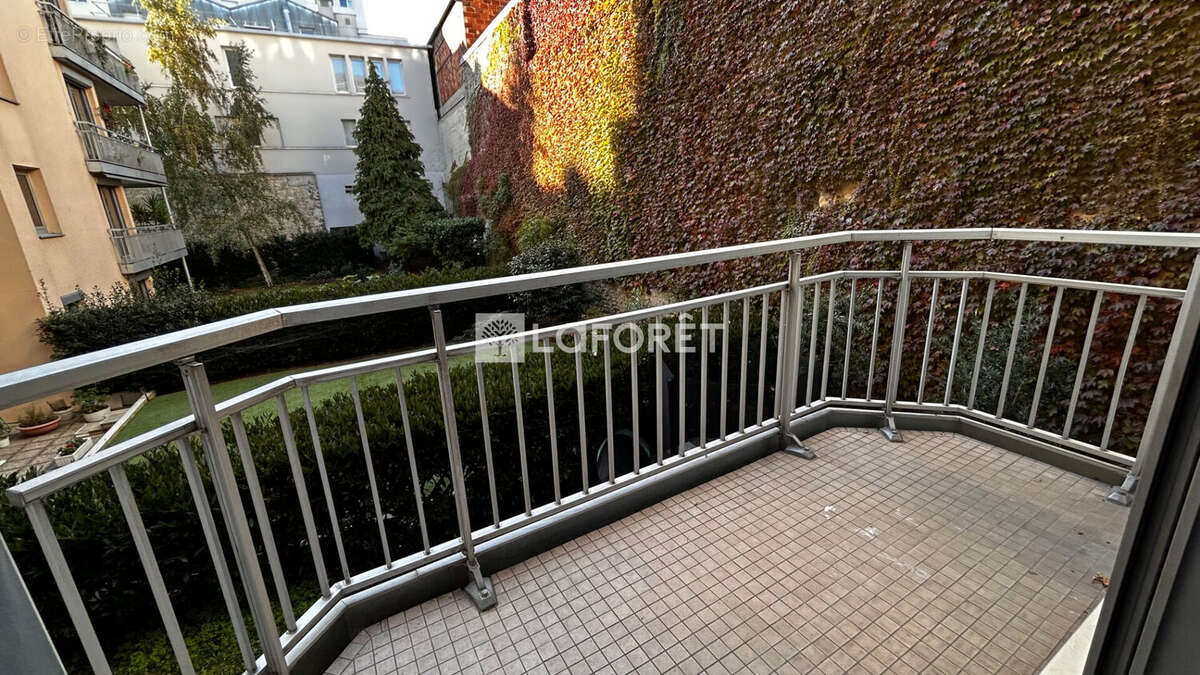 Appartement à PARIS-20E