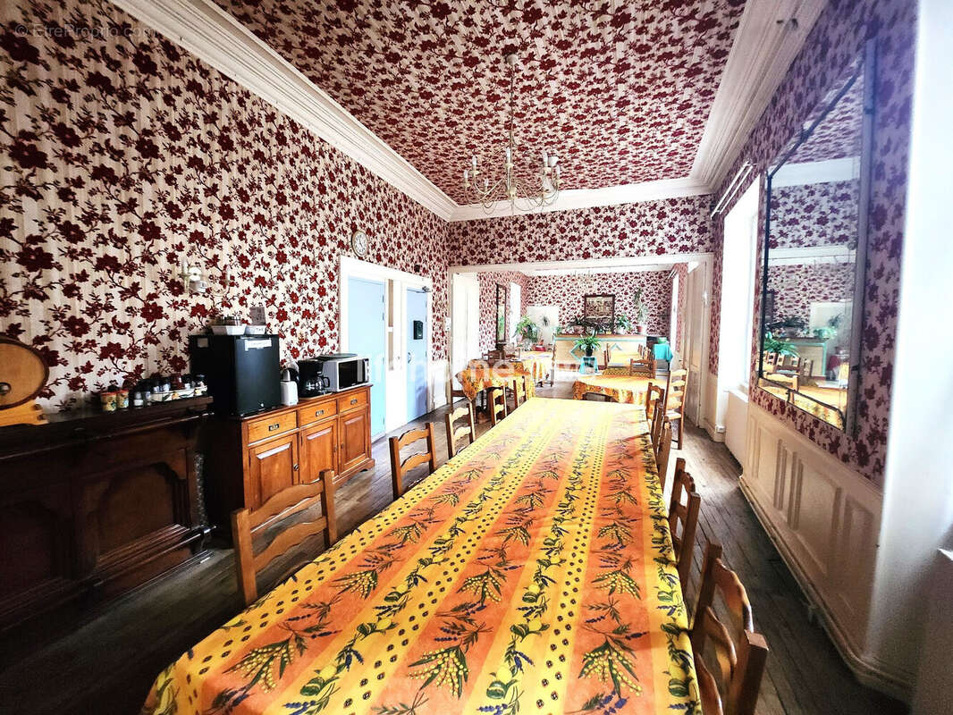 Appartement 660 m² à Felletin  - photo 6
