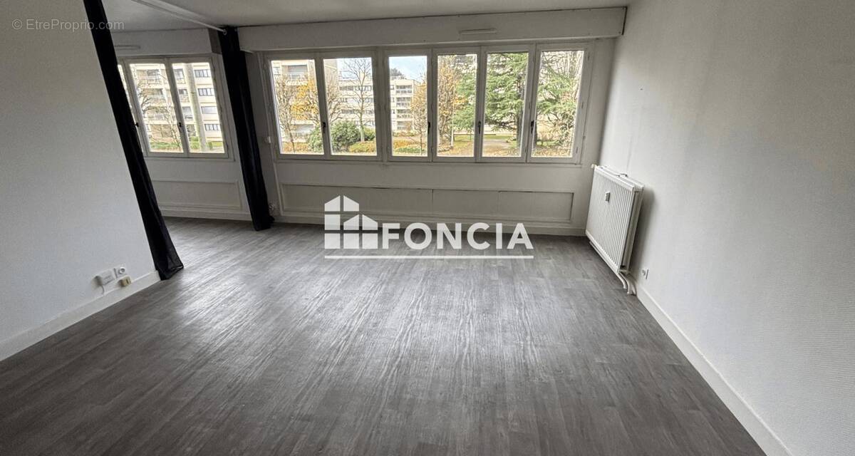 Appartement à MONT-SAINT-AIGNAN