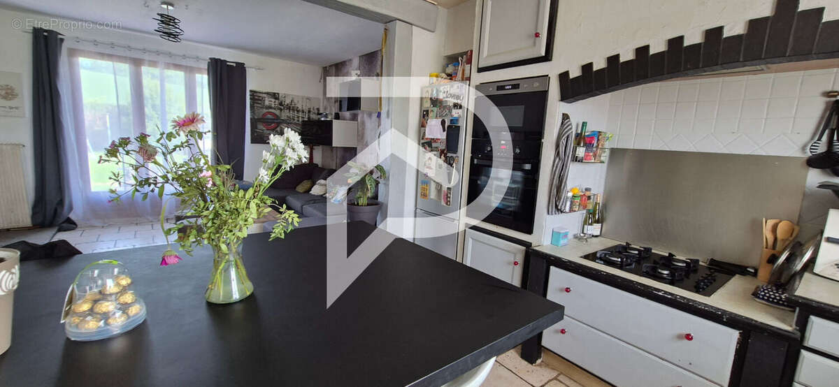 Maison à SAINT-AUBIN-SOUS-ERQUERY