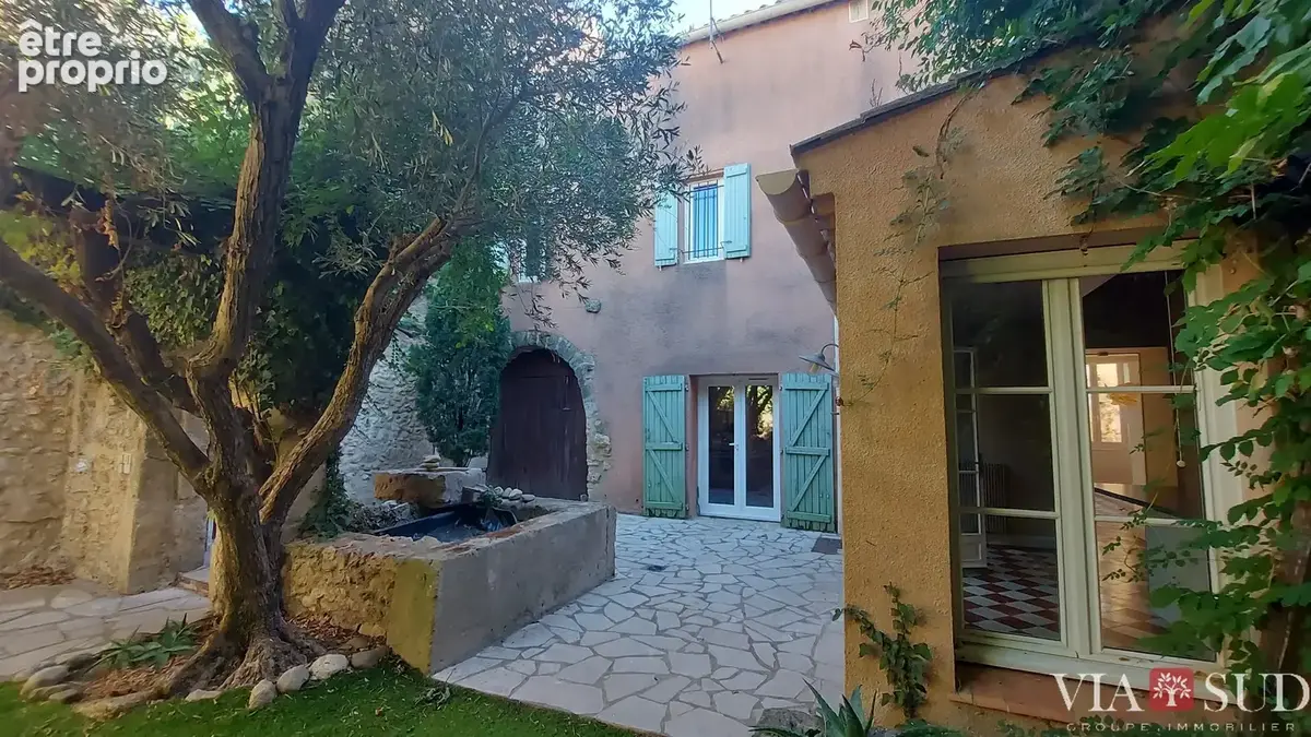 À vendre  Maison de village de caractère de 165 m² avec jardinet et garage - photo 12