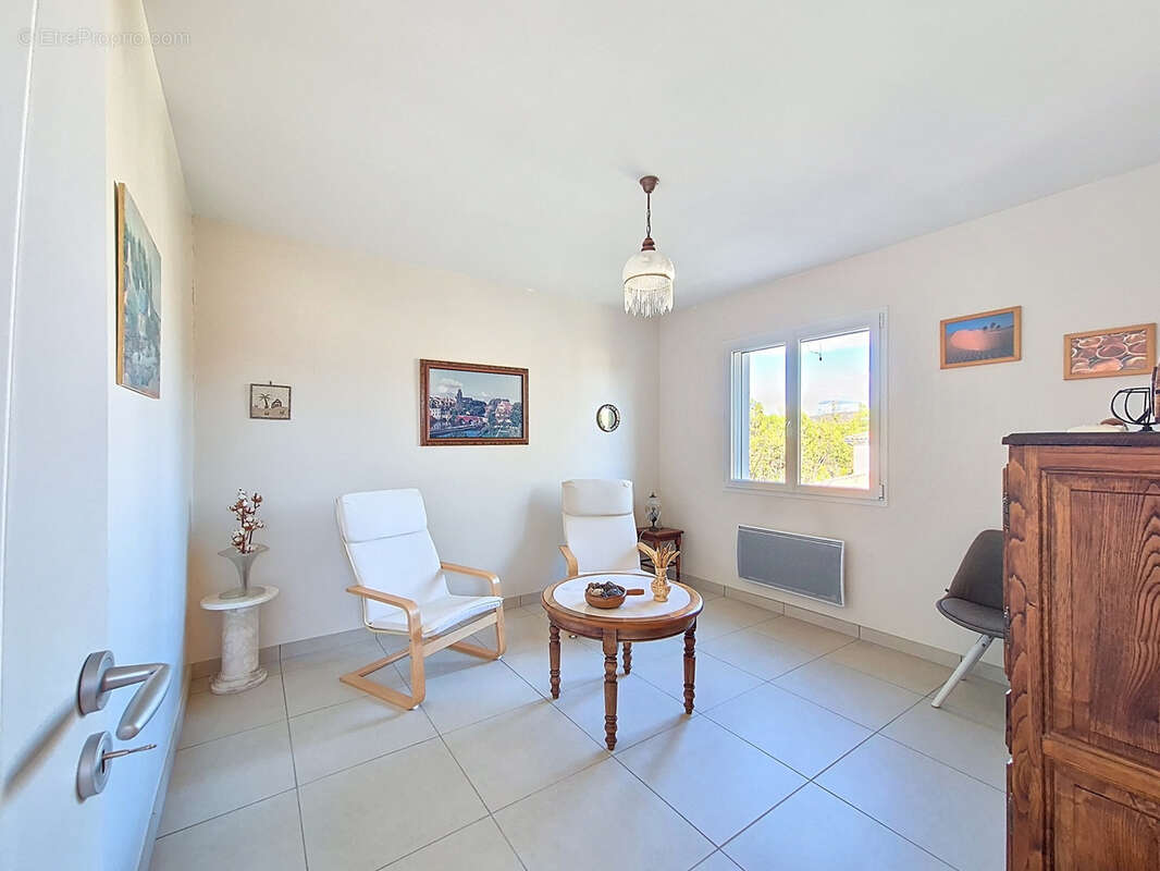 Montarnaud belle villa t6 de 165m2 sur 1196m2 de terrain avec piscine - photo 14
