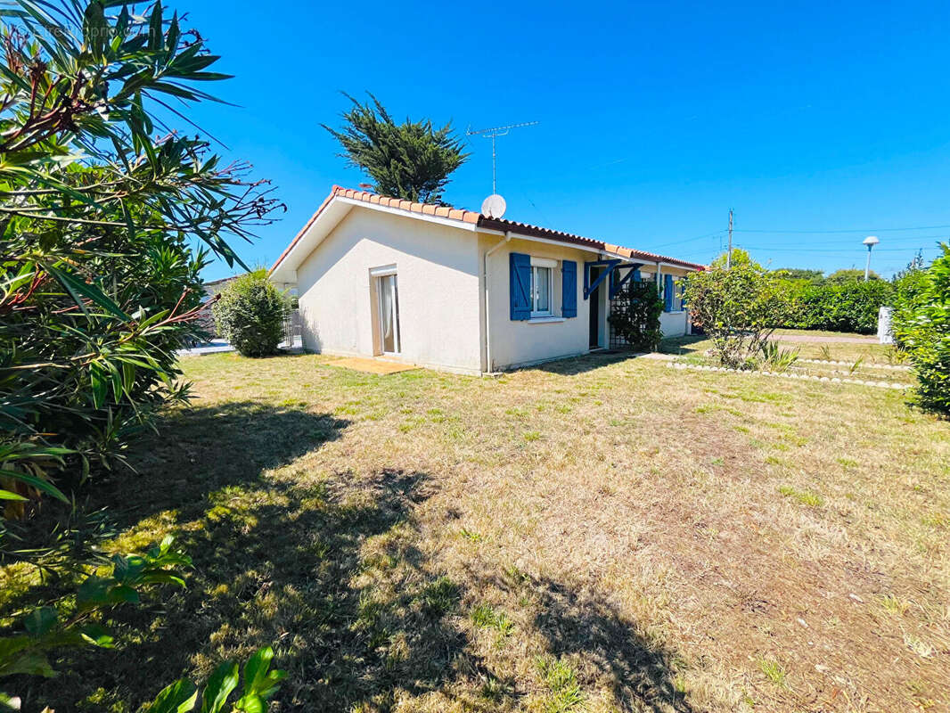 Maison T4 de plain-pied avec garage et piscine à vendre à Gujan-Mestras, quartier Meyran - photo 6