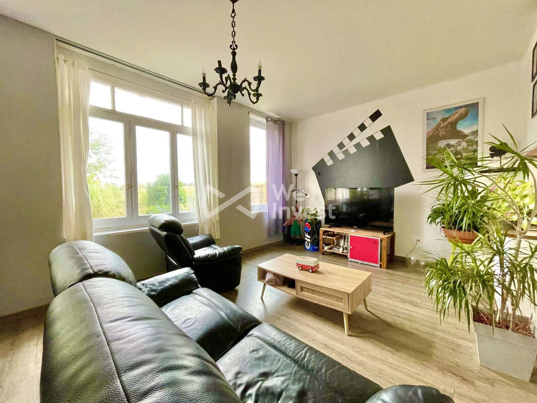 Maison 186 m² à Luzillat  - photo 4