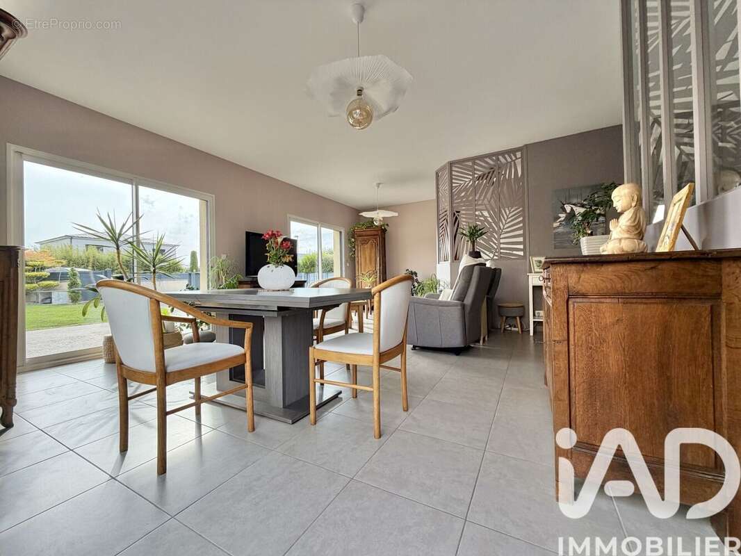 Maison 135 m² à Lithaire  - photo 2