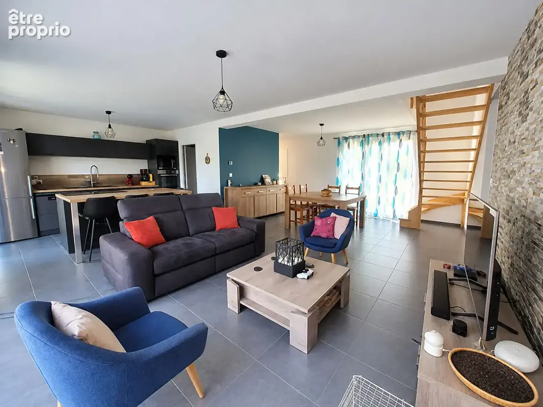 Maison 5 pièces 126 m² · à Tiercé · 125,5 m² · 358 700 €