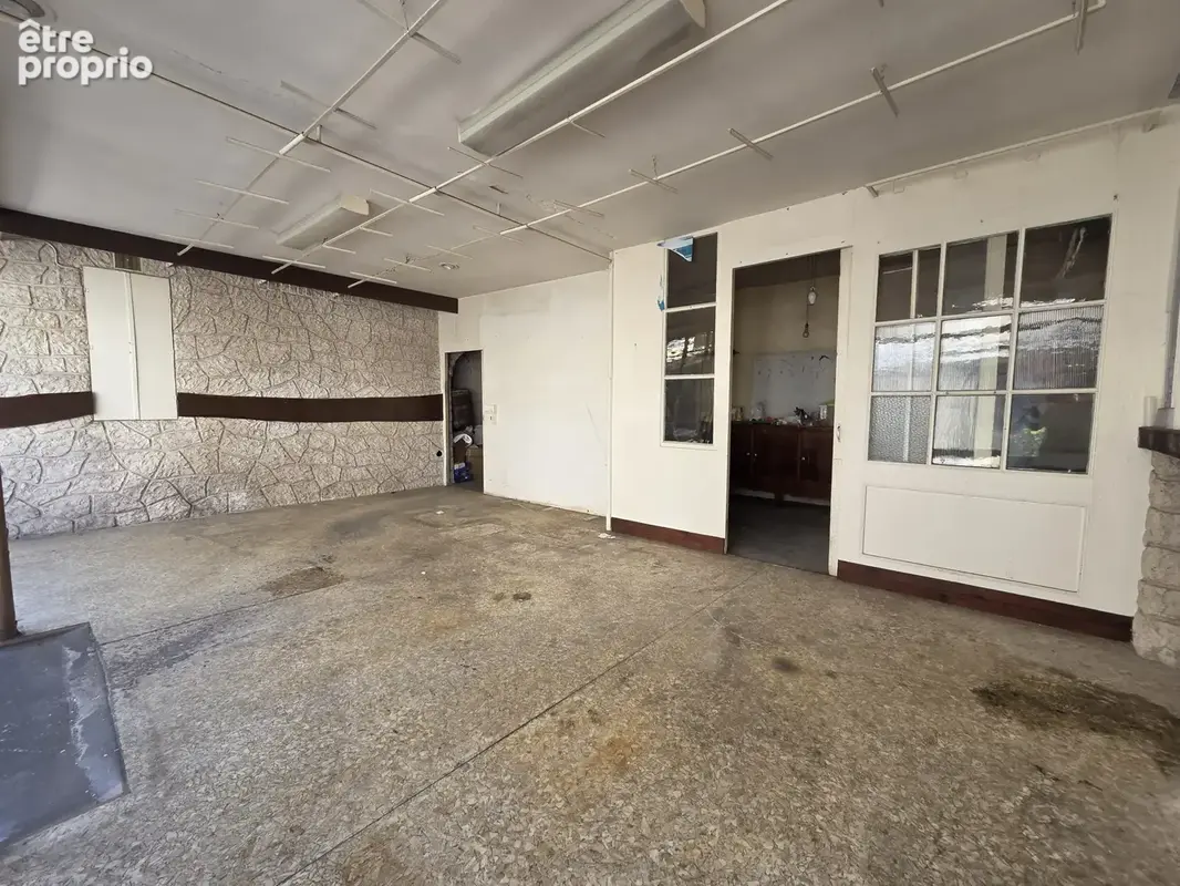 Immeuble de caractère avec potentiel d'aménagement au cœur du village - photo 2