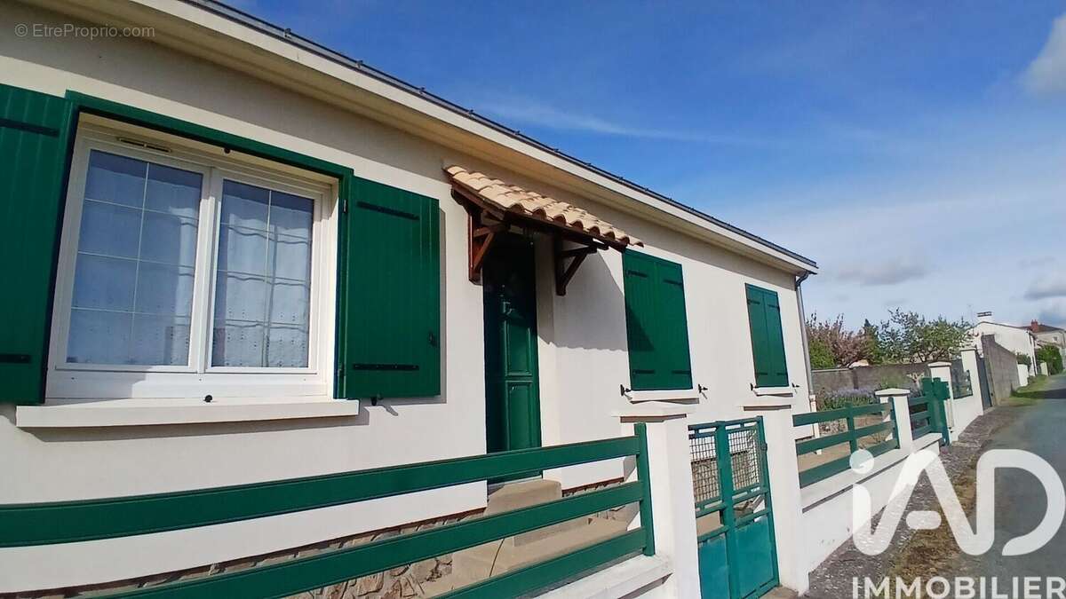 Maison 97 m² à Saint-Jean-De-Beugne  - photo 3
