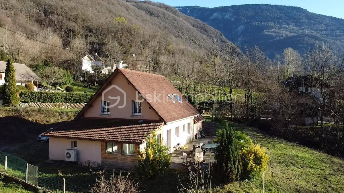 Maison à SECHILIENNE