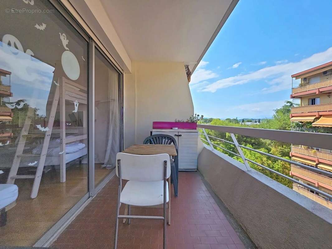 Appartement à LE CANNET