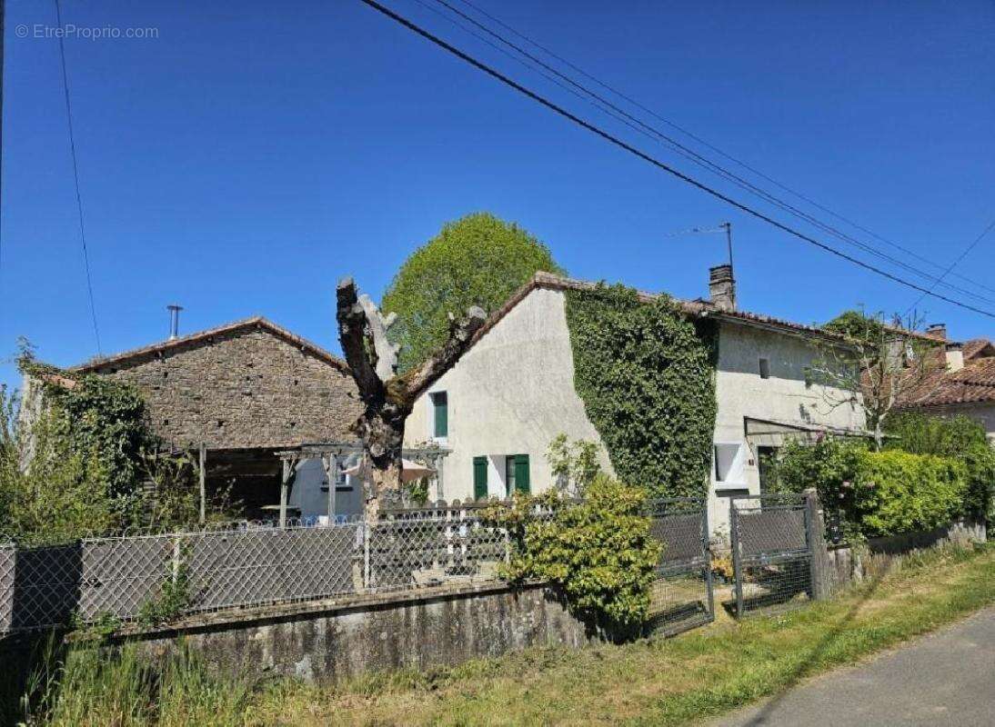 Maison à NANTEUIL-EN-VALLEE