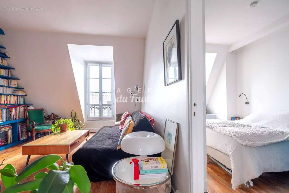Appartement à PARIS-10E