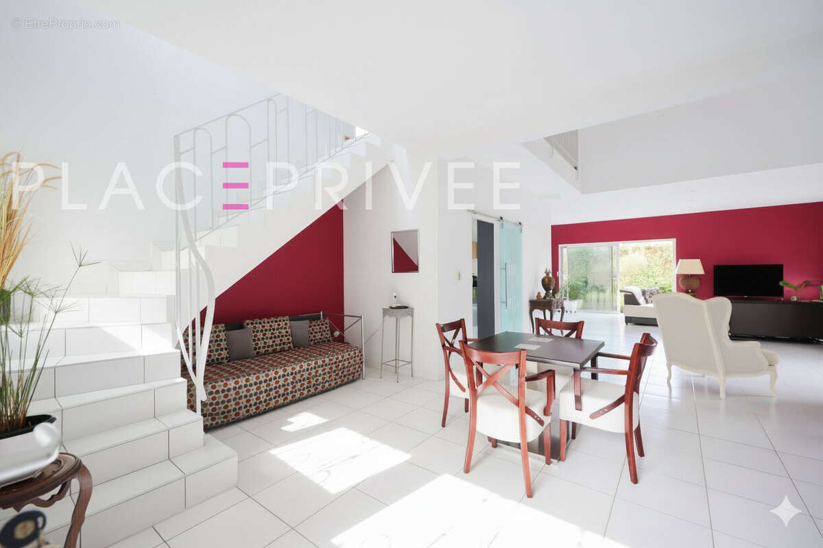 Maison avec jardin et garage double - photo 4