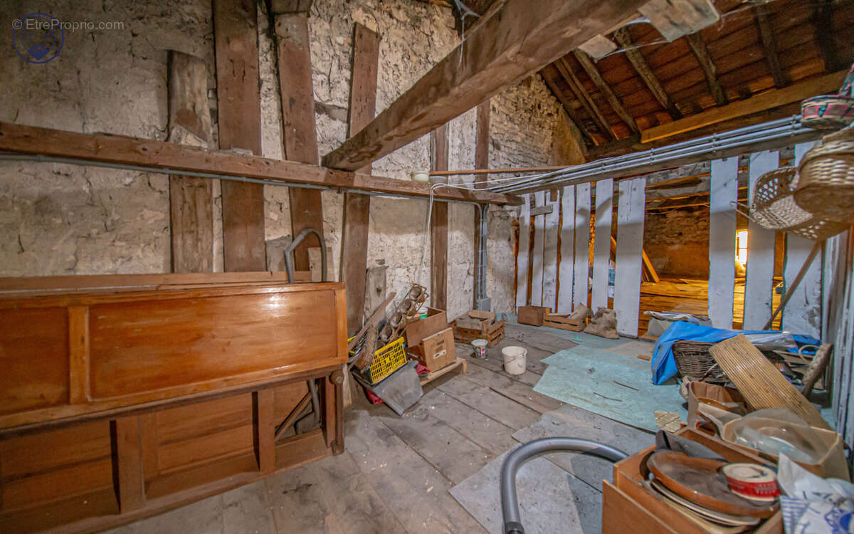 Maison de ville à rénover   Fort potentiel   Idéal investisseur ou résidence principale - photo 15
