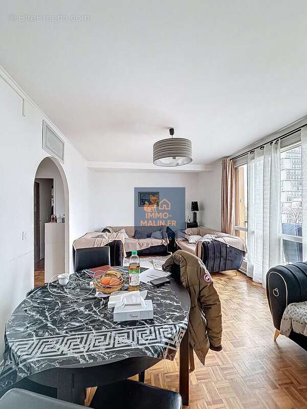 Salon - Appartement à CHOISY-LE-ROI