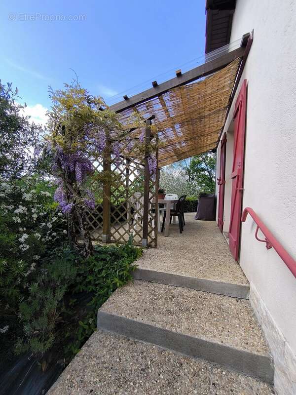 Maison à CHAILLAC-SUR-VIENNE