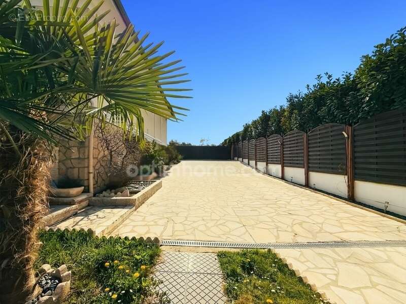 Maison à SAINT-PRIX