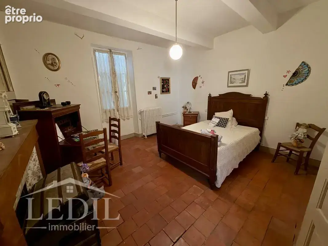 Grande maison de village avec vue, terrain et dépendances - photo 6