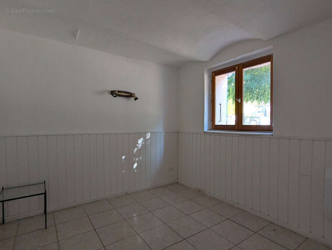 Appartement à SALERNES