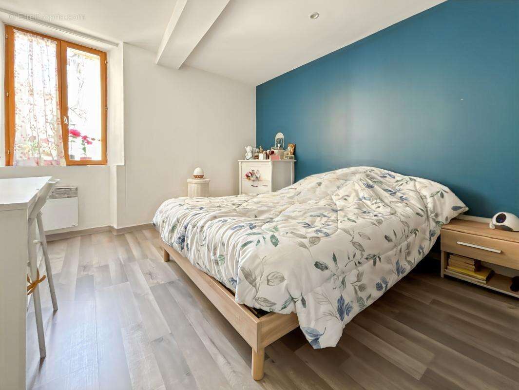 Maison à CREISSAN