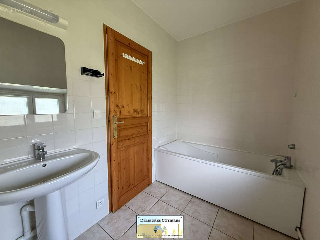 Maison à LES LOGES