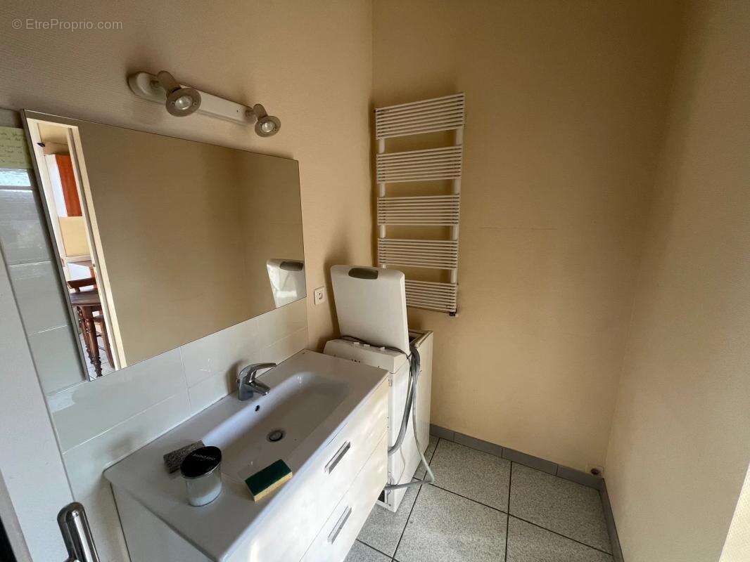 Appartement 2 pièces de 42 m² à Villeurbanne - photo 4