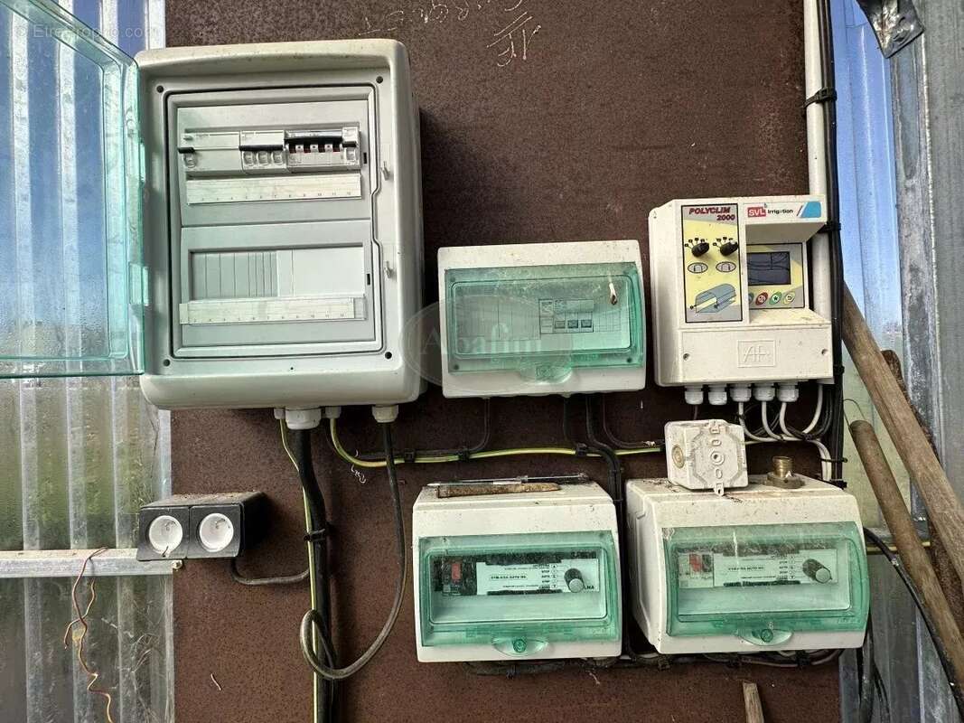 Commerce à PUYDARRIEUX