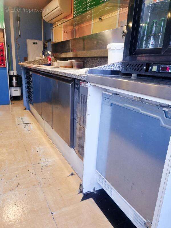 Commerce à CAVEIRAC