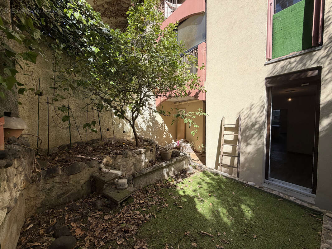 Appartement à CARROS