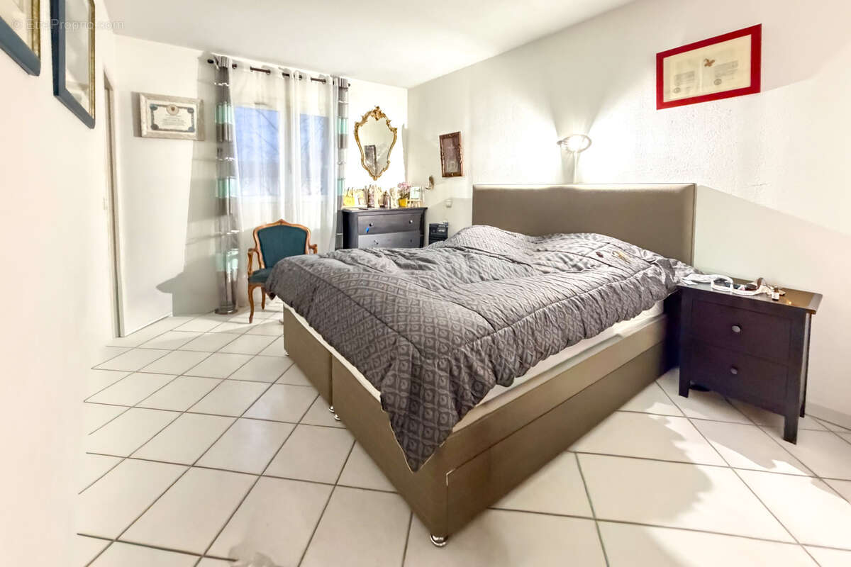 Appartement à LA LONDE-LES-MAURES