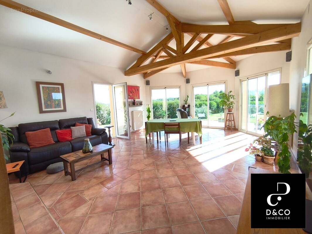 Maison à PONT-DE-VAUX