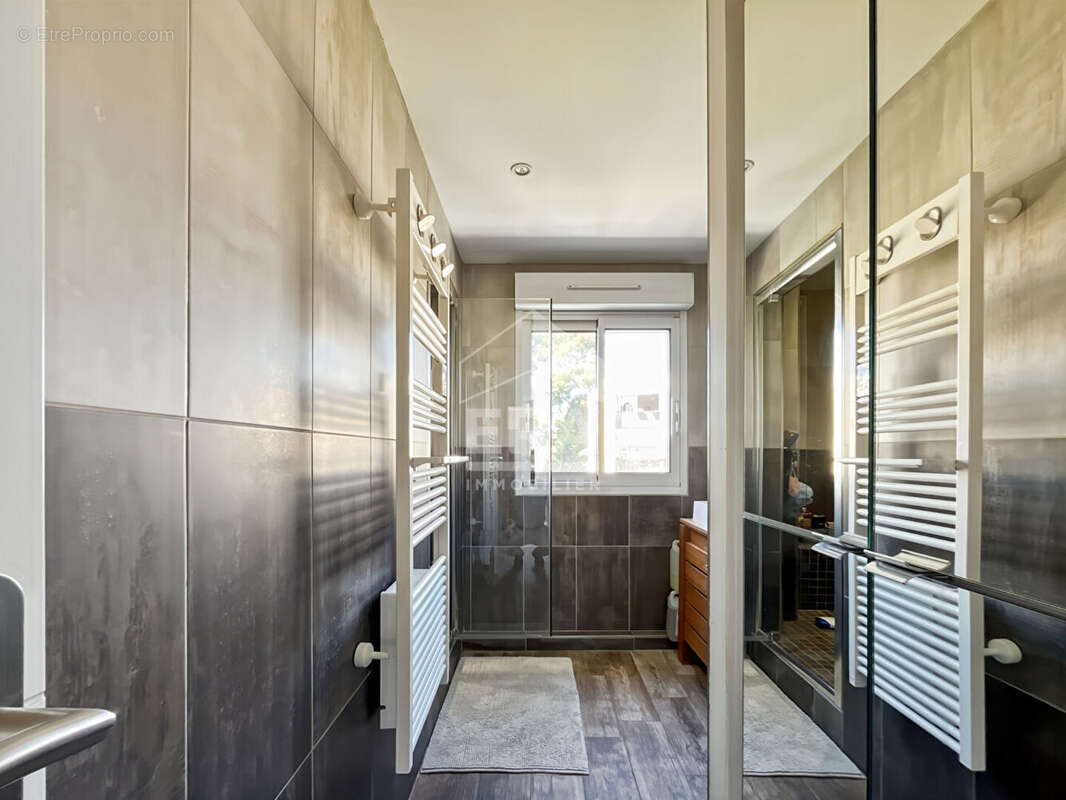 Appartement à MARSEILLE-12E