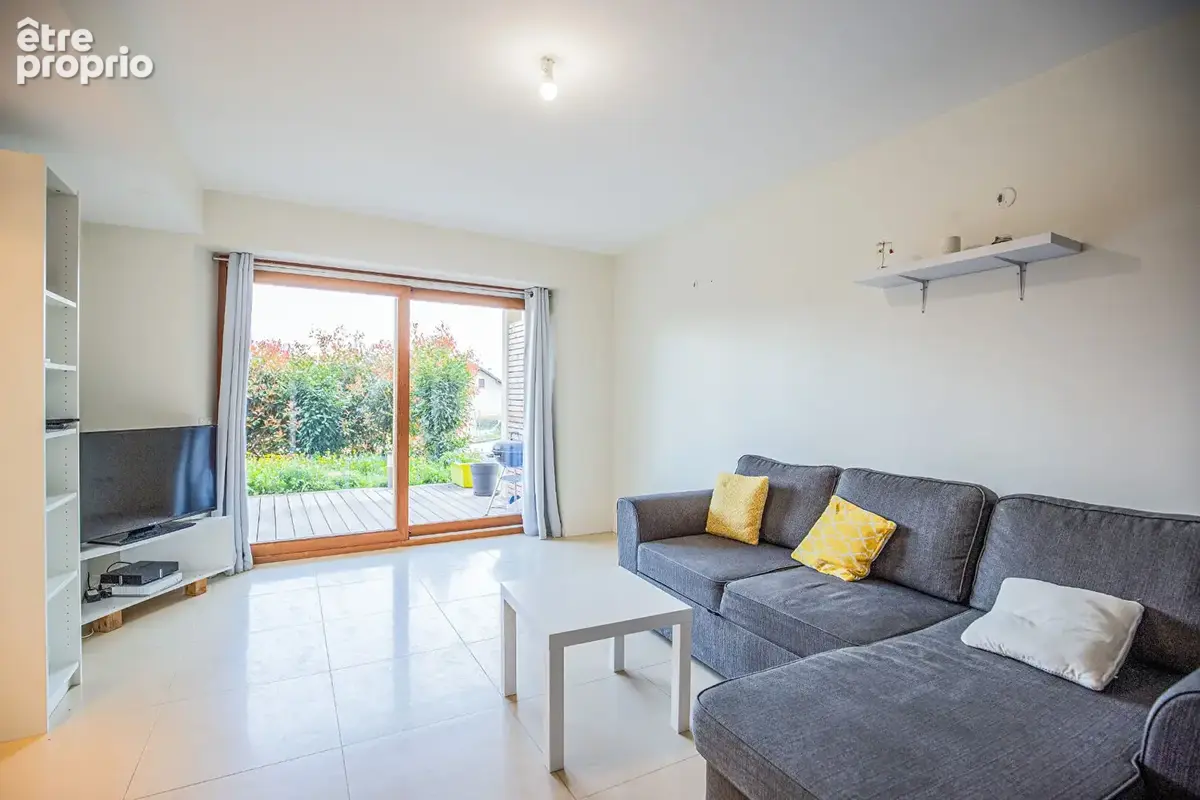 Agence immobiliere laforet - exclusivite - "cyprès" - poisy - appartement rez-de-jardin t3 de 63,66m² - cave - place privative c - photo 2