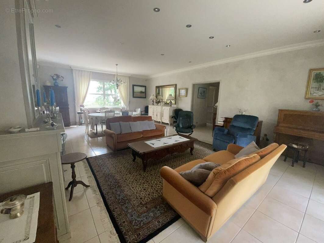 Maison à TERRASSON-LAVILLEDIEU