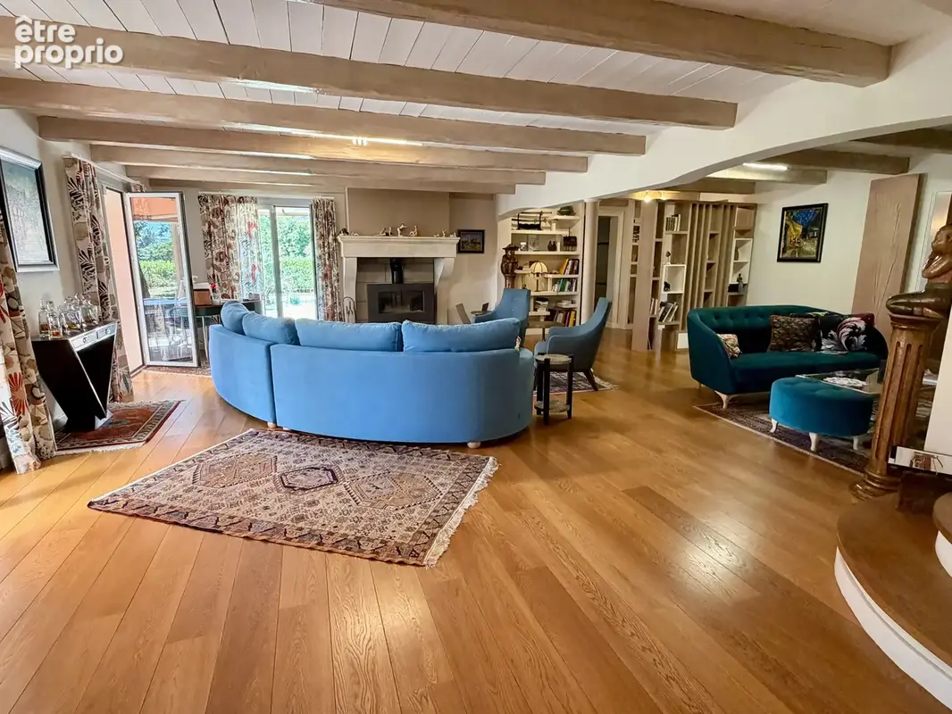 Élégante propriété avec villa principale, mazet en pierres et piscine - photo 26
