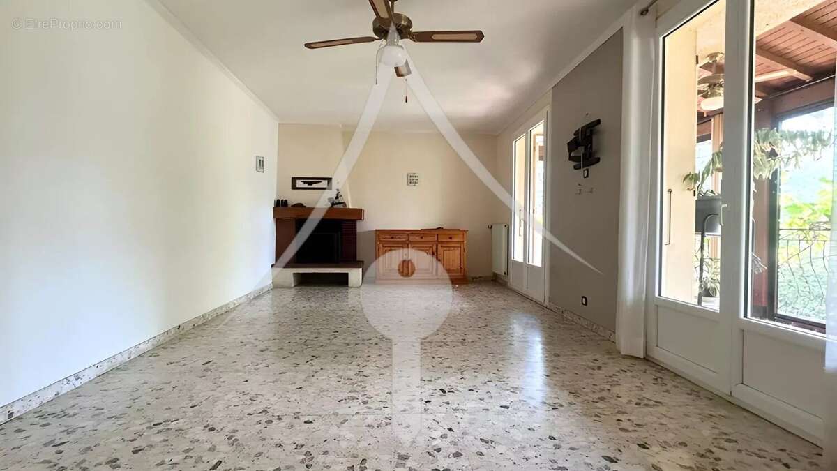 Maison à LAVERNOSE-LACASSE