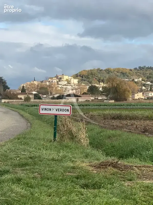 Commerce à VINON-SUR-VERDON