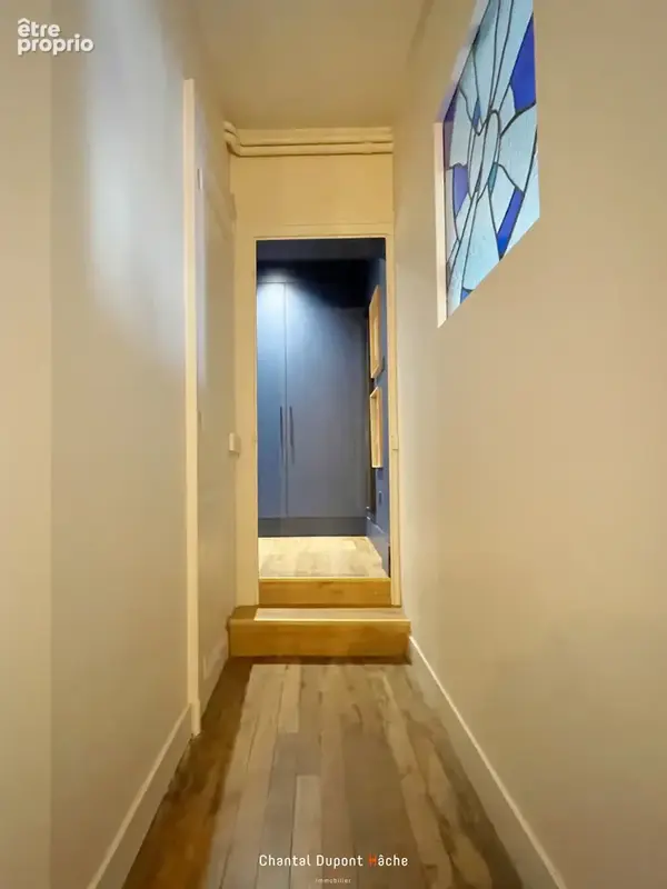 CHARTRES COEUR DE VILLE - Bel Appartement 2 pièces entièrement rénové avec gout et vendu meublé - photo 8
