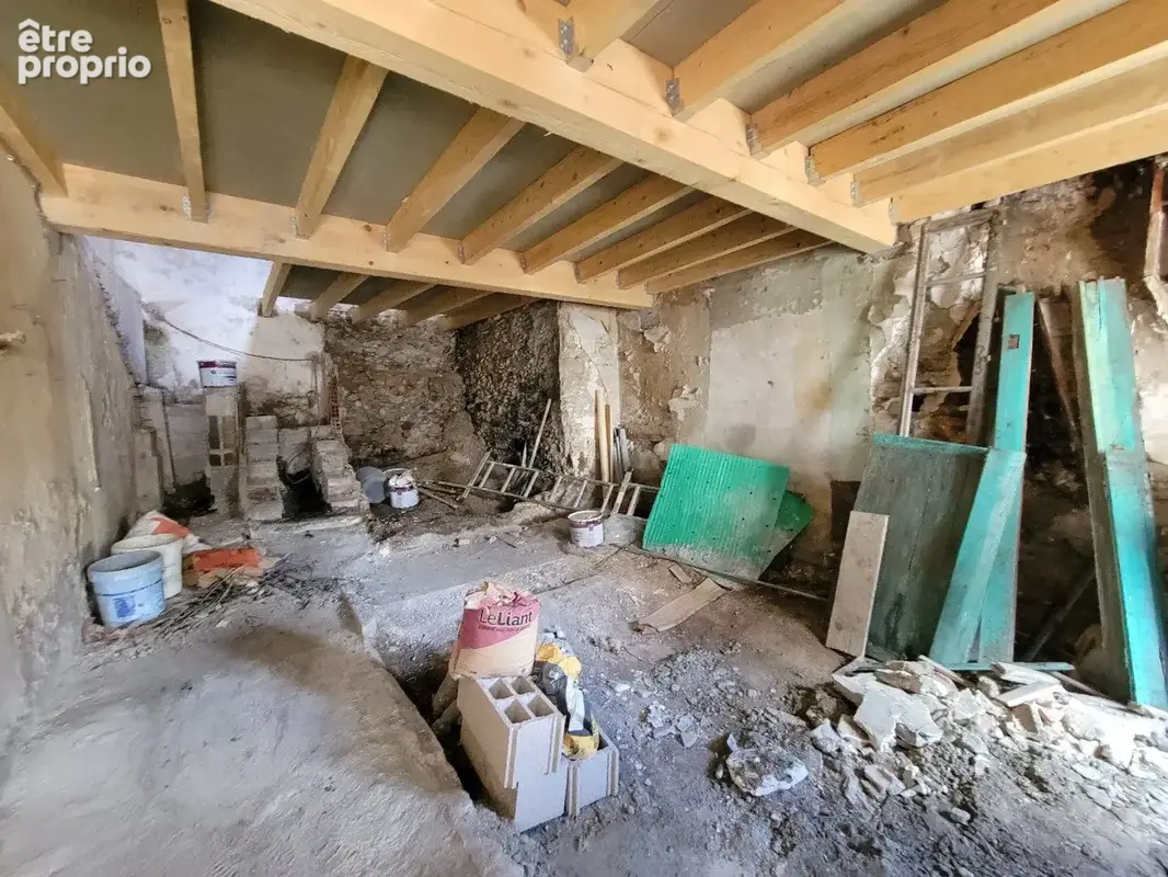 Maison de ville de 95 m² en R+2 à rénover - photo 4