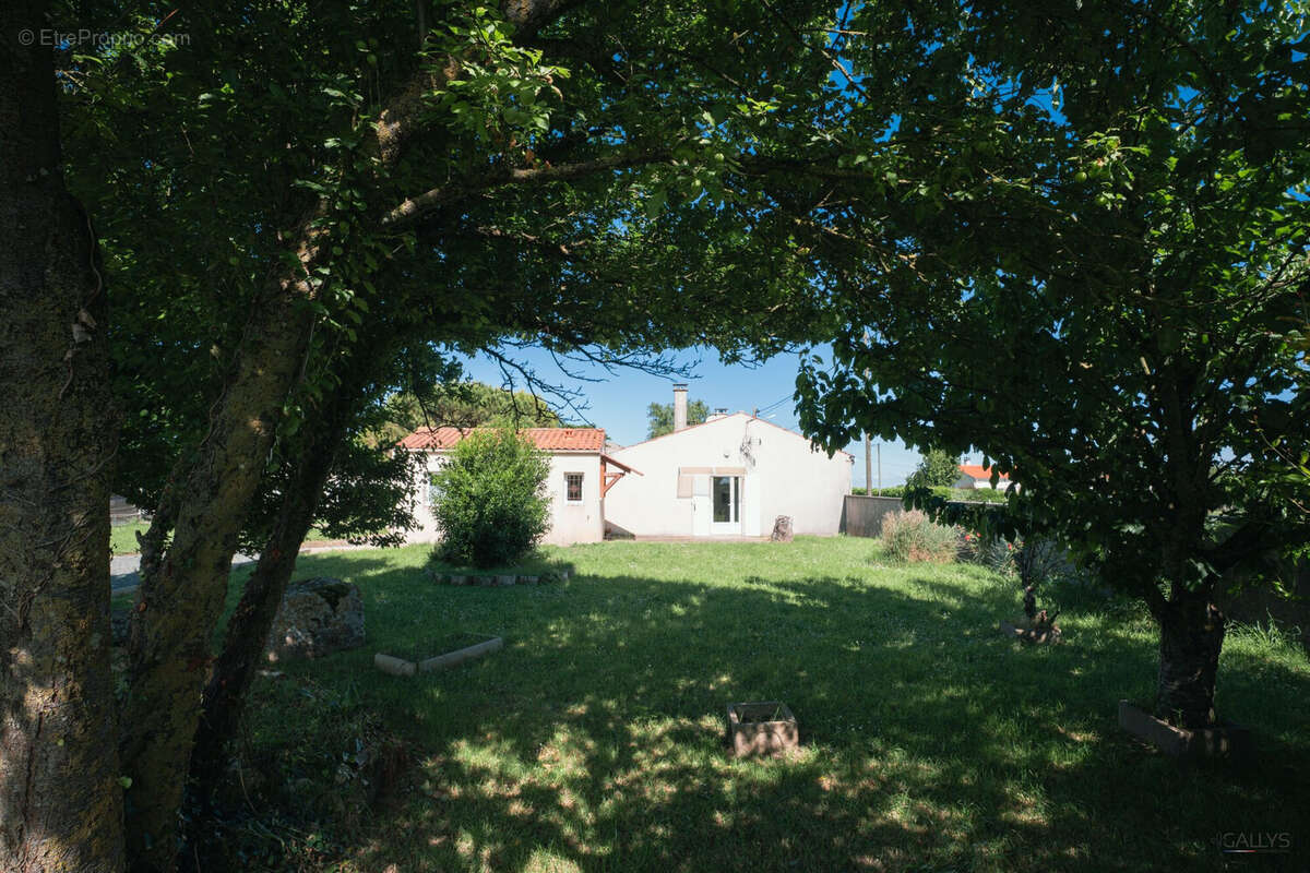 Maison à PORT-DES-BARQUES